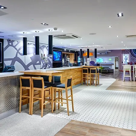 假日伯明翰城市酒店度假村