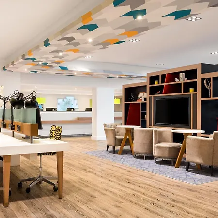 By Ihg